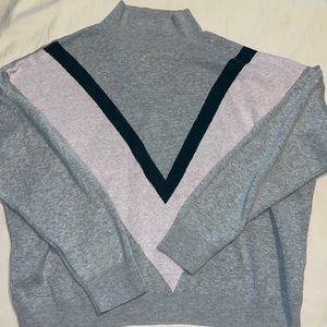 Sz XL old navy mock neck gray sweater. Worn once. Super cute